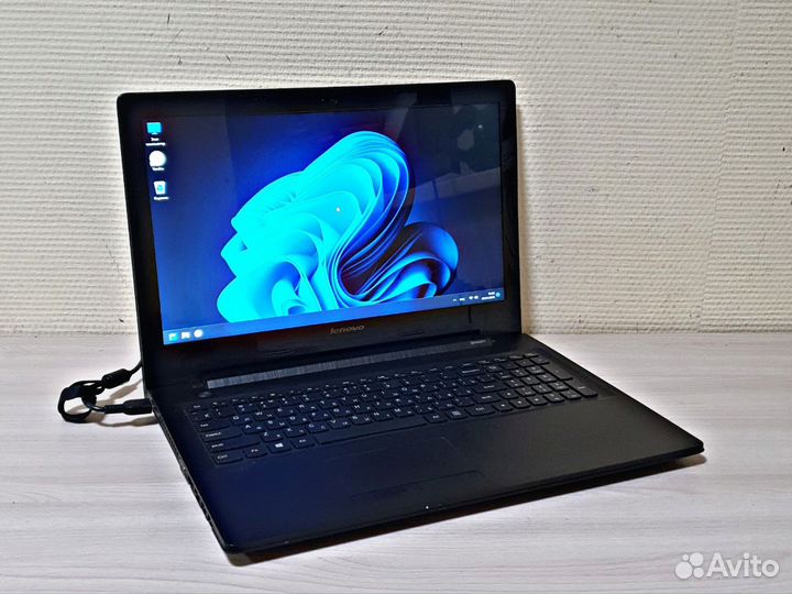 Современный ноутбук Lenovo