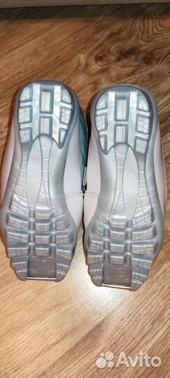 Лыжные ботинки детские 34 размер