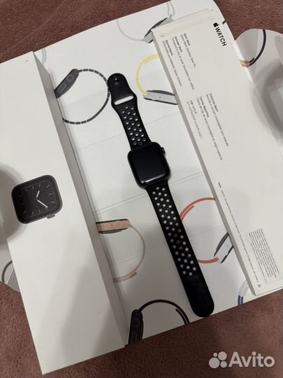 Часы apple watch series 5 44 mm nike