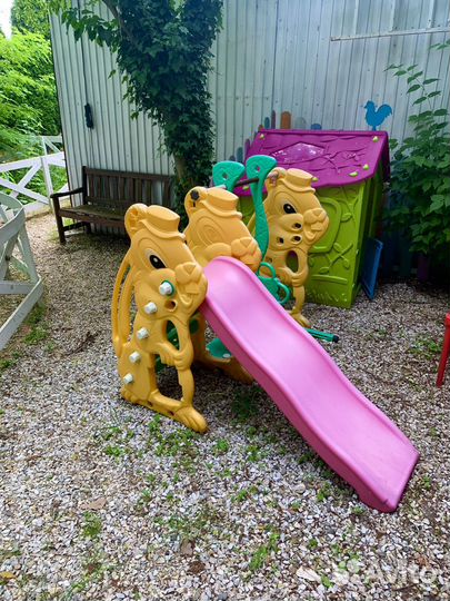 Детская горка и качели