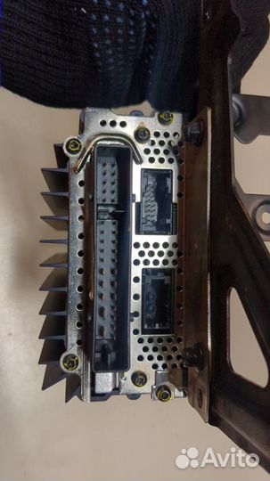 Усилитель звука Porsche Cayenne, 2004