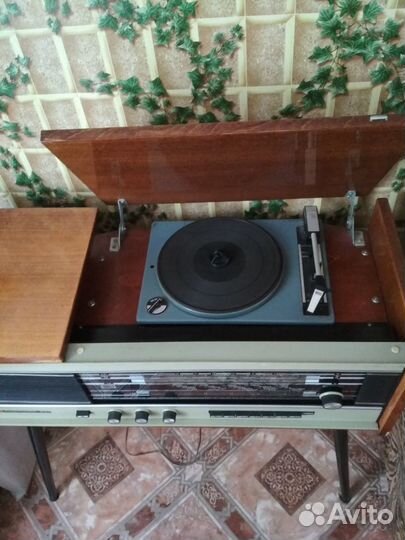 Радиола с FM