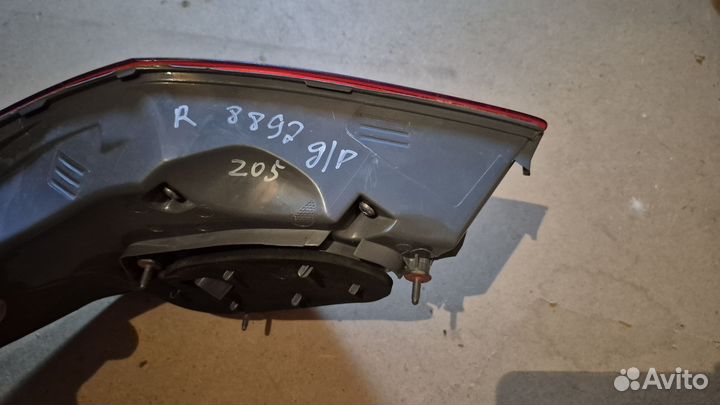 Фонарь задний правый mercedes w205