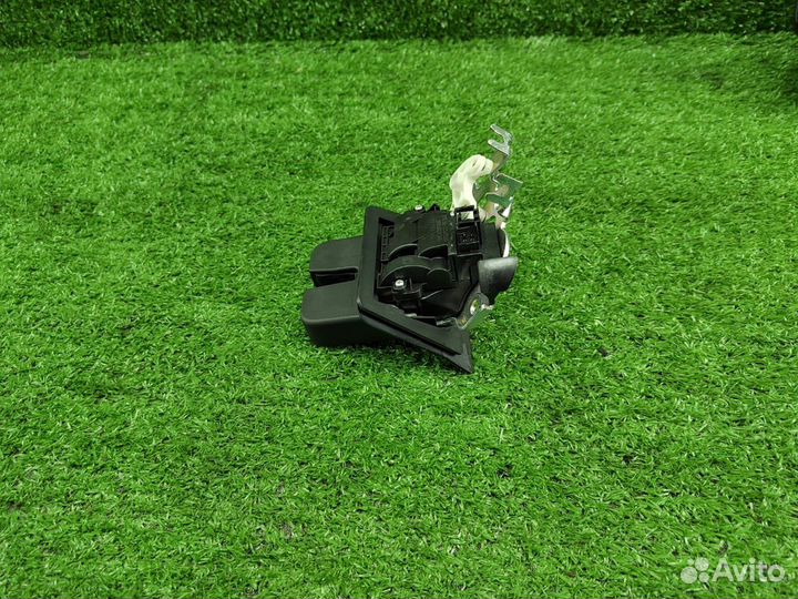 Замок крышки багажника Audi S3 8V A3 8V Q5 8R