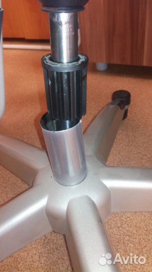 Запчасти для офисных кресел и стульев