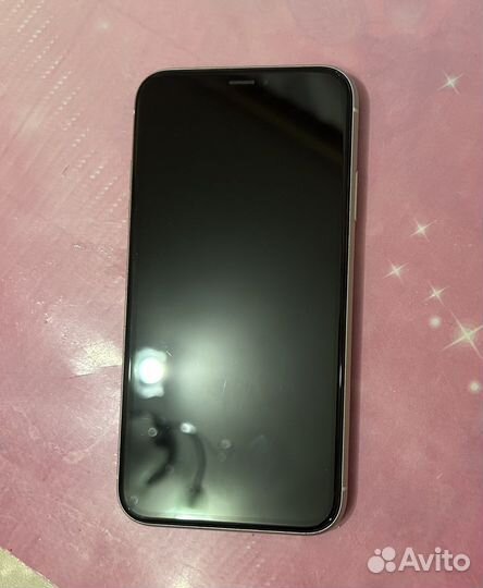 Телефон iPhone хр на 64 гб