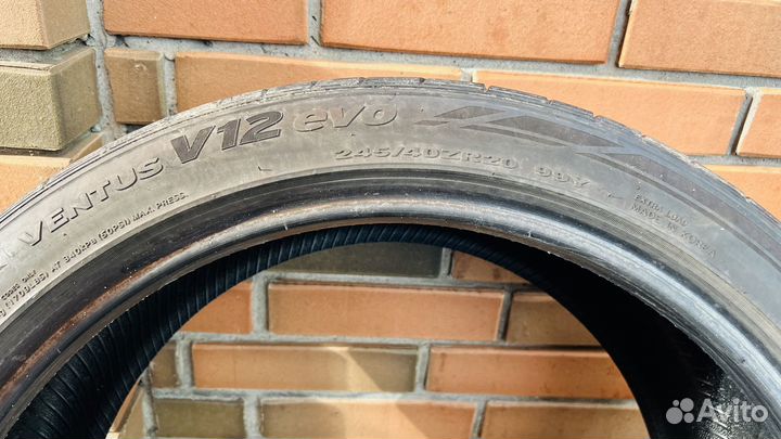 Hankook Ventus K102 245/40 R20 и 275/35 R20 102Y