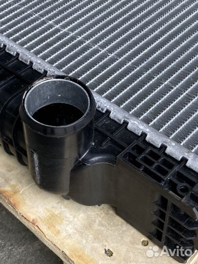 Радиатор системы охлаждения 968х689х40 (без рамки)