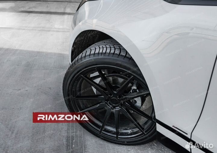 Кованые диски R22 на Range Rover Evoque