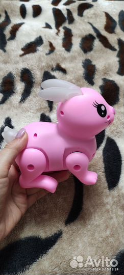 Музыкальная игрушка зайчик