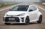 Toyota Yaris IV (2020—2026) Хетчбэк