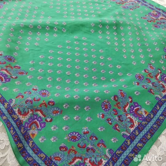 Красивый винтажный платок шёлк