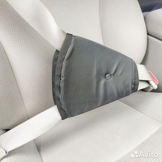 Накладка корректор на ремень безопасности детский