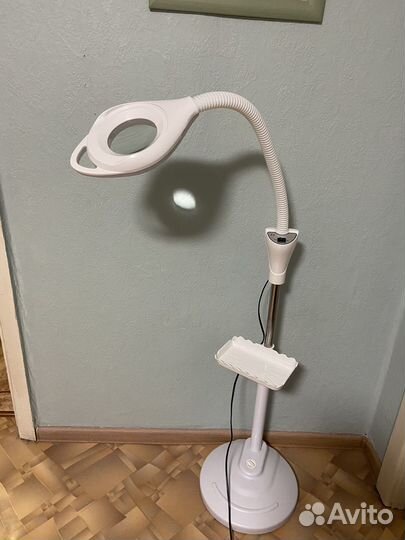 Лампа лупа напольная