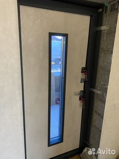 Уличная дверь в дом Новая Люмия