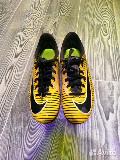 Кроссовки (бутсы) Nike