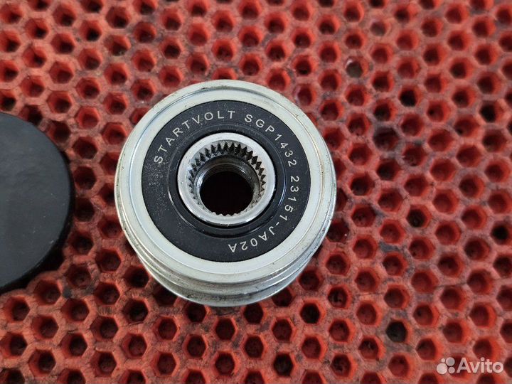 Шкив генератора Renault Koleos