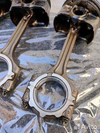 Поршень с шатуном Kia Picanto 2 G4LA 1.2 2014