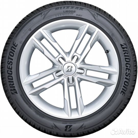 Bridgestone Blizzak LM-005 235/45 R18 98V