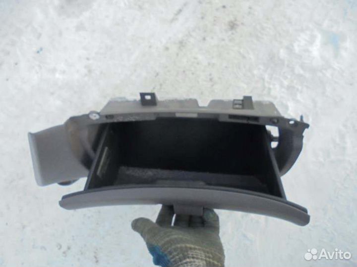 Бардачок Toyota Celica ZZT231 2ZZ-GE 2000/12