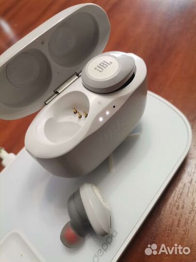 Беспроводные оригинальные наушники JBL