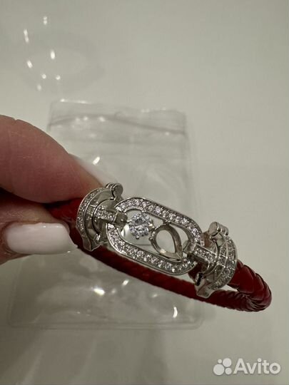 Стильный браслет брак