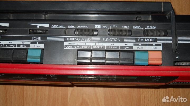 Кассетный магнитофон Thompsonic NQ ts131