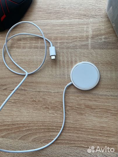 Беспроводная зарядка Magsafe