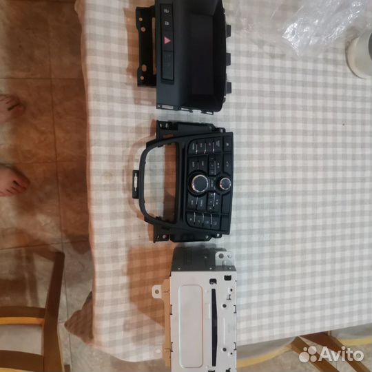 Штатное головное устройство Опель астра j