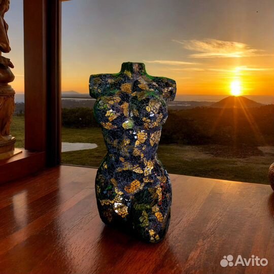 Светильник Статуя Черное Золото