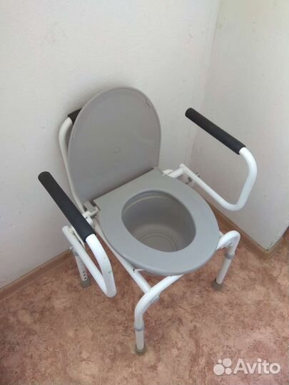 Кресло туалет для инвалидов или пожилых людей