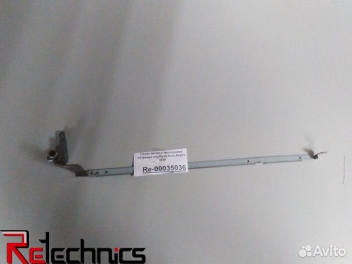 Левая петля с креплением матрицы ноутбука Acer As