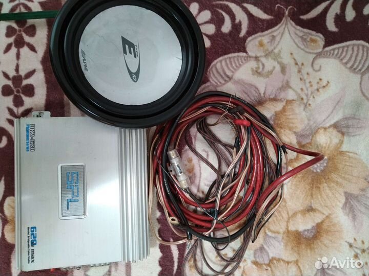 Автомобильный сабвуфер