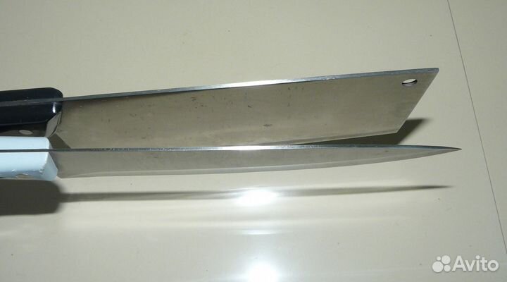 Кухонные ножи, повар и топорик