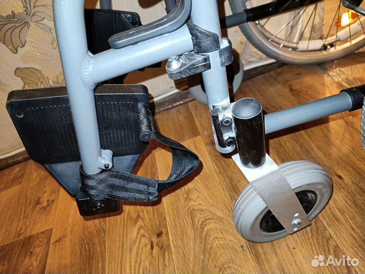 Коляска инвалидная