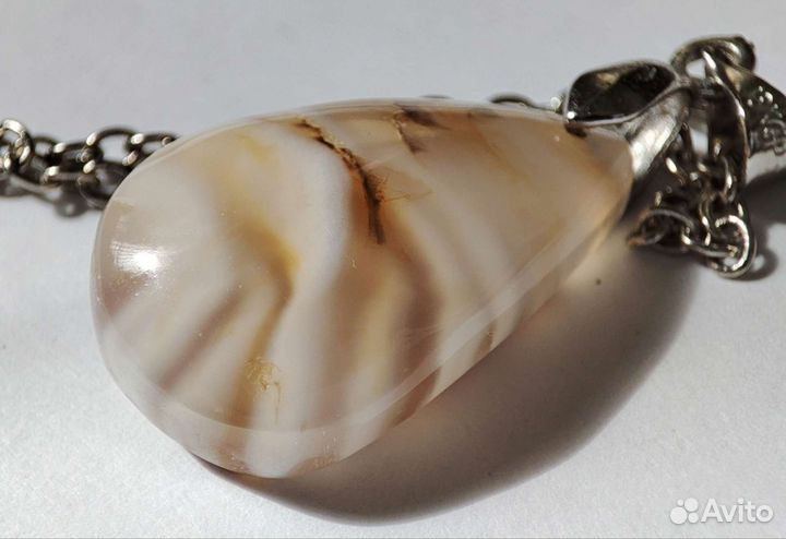 Кулон из друзы полосатого абрикосового Агата