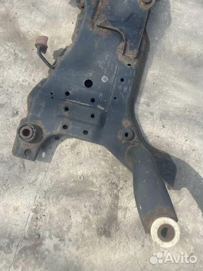 Подрамник передний 1734687