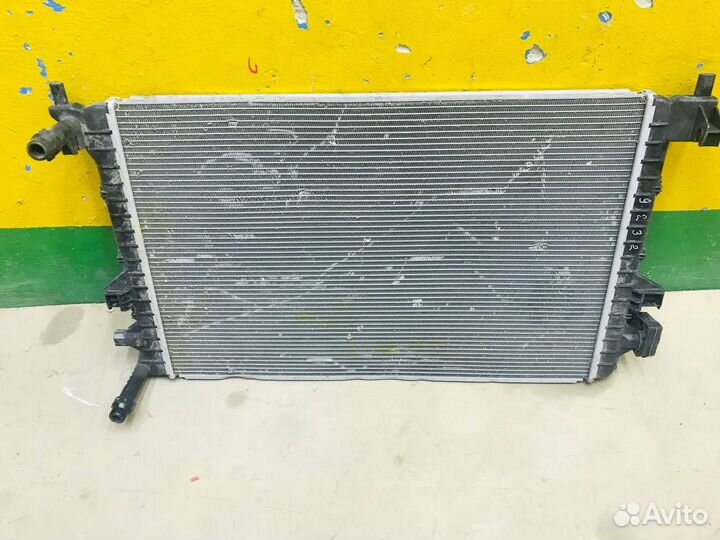Радиатор охлаждения двс Volkswagen Golf