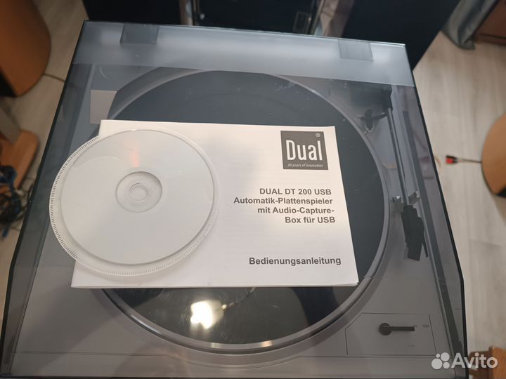 Проигрыватель винила Dual DT 200