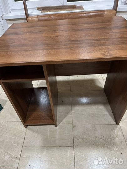 Письменный стол