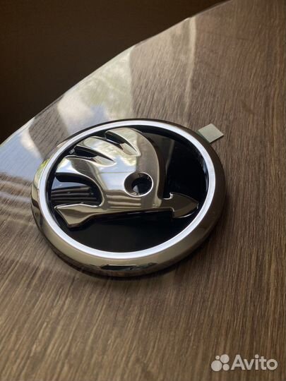 Эмблема Skoda 3V0.853.621.A