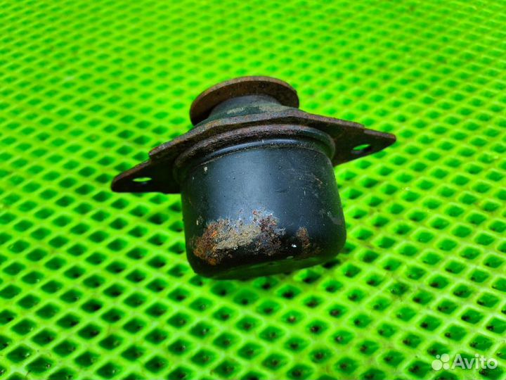 Подушка опора кпп Golf 3 гольф 3 Vento Венто