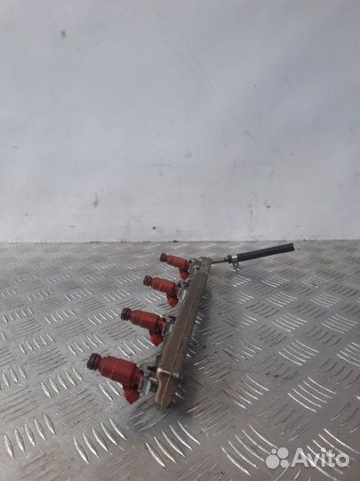 Топливная рампа Nissan Primera хэтчбэк 5 дв. 1.8