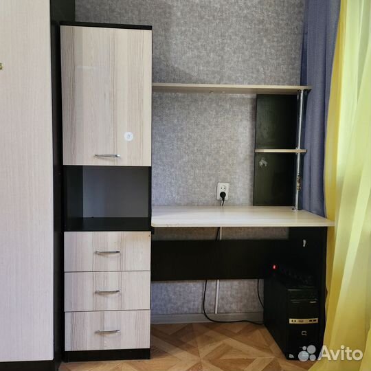 Стол письменный для школьника