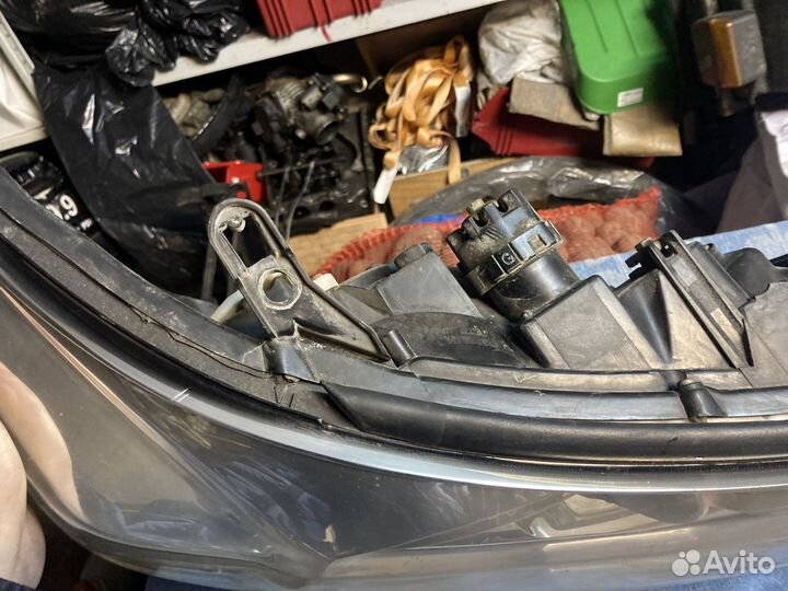 Фара передняя правя Toyota Land Cruiser 200