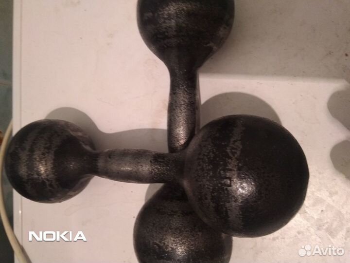 Гантели, две пары по 4 и 5 кг