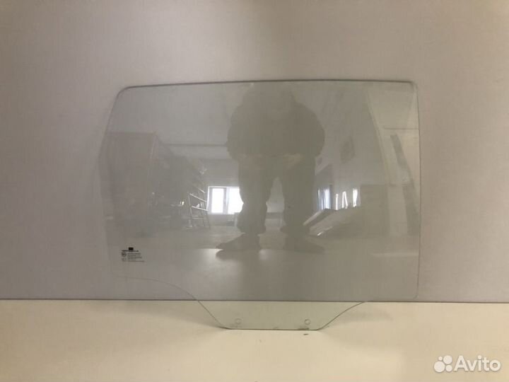 Стекло двери задней правой Chevrolet Aveo T200 200