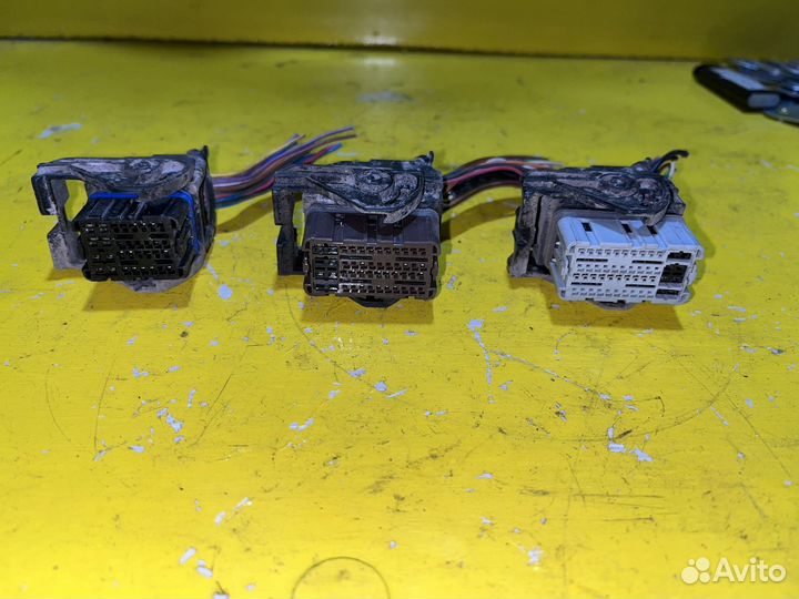 Разъем на эбу лада ларгус к4м(комплект)