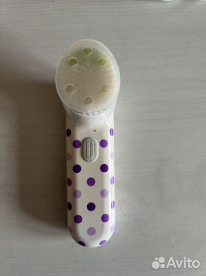 Очищающая щетка Clinique Sonic System