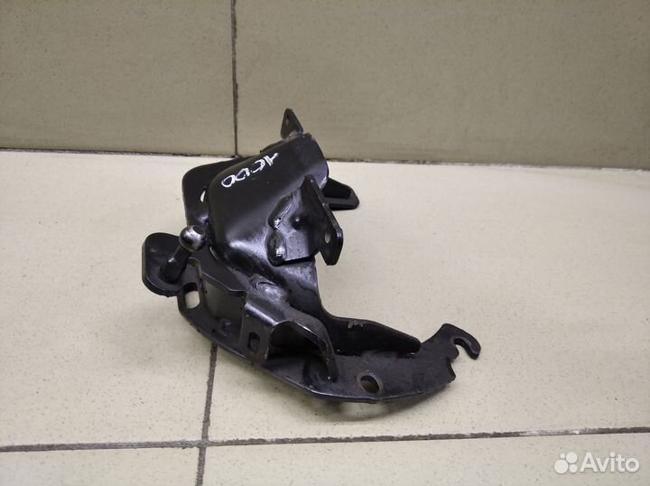 Кронштейн Kuga 2008-2012